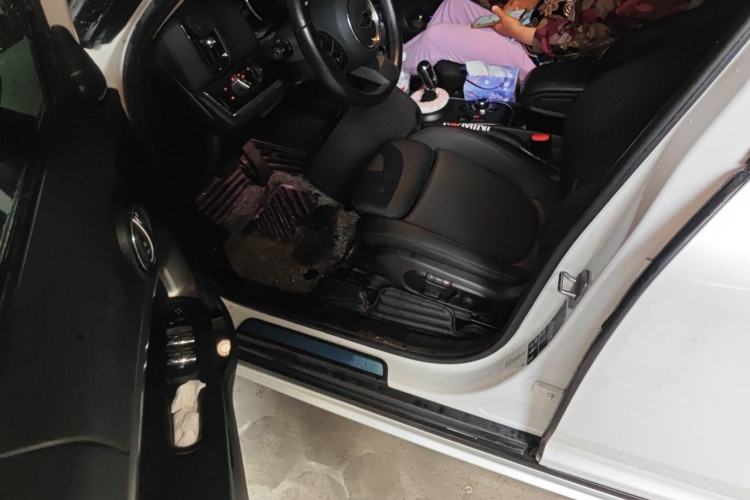 Used MINI Countryman 2023 1.5T COOPER ALL4 Connoisseur Driver Seat