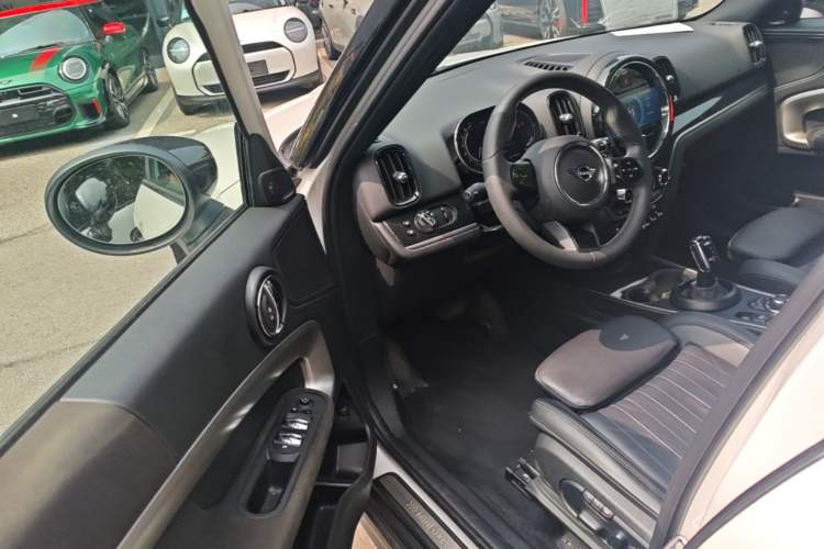 Used MINI Countryman 2023 Second Facelift 2.0T COOPER S ALL4 Connoisseur Driver Seat
