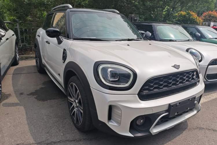 Used MINI Countryman 2023 Second Facelift 2.0T COOPER S ALL4 Connoisseur Front Right 45 Deg