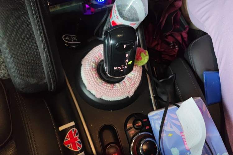 Used MINI Countryman 2023 1.5T COOPER ALL4 Connoisseur Gear Lever
