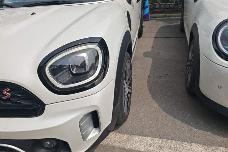 Used MINI Countryman 2023 Second Facelift 2.0T COOPER S ALL4 Connoisseur Left Front Headlight