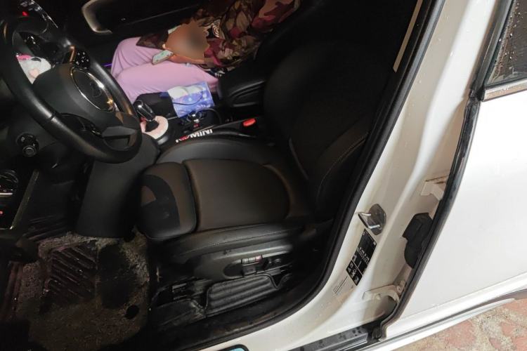 Used MINI Countryman 2023 1.5T COOPER ALL4 Connoisseur Left Front Seat