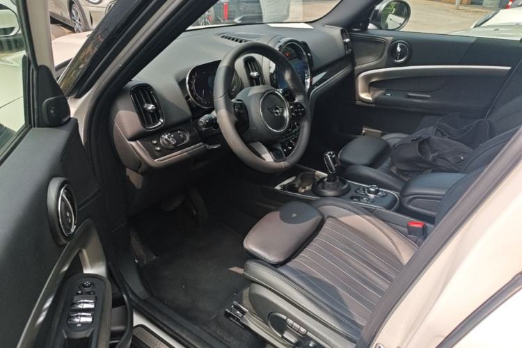 Used MINI Countryman 2023 Second Facelift 2.0T COOPER S ALL4 Connoisseur Left Front Seat