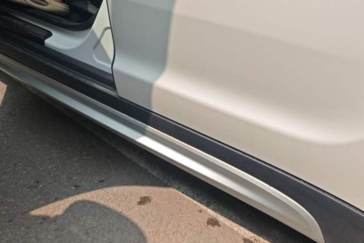 Used MINI Countryman 2023 Second Facelift 2.0T COOPER S ALL4 Connoisseur Left Side Sill