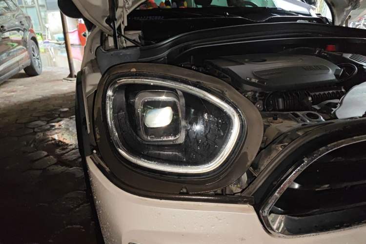 Used MINI Countryman 2023 1.5T COOPER ALL4 Connoisseur Right Front Headlight