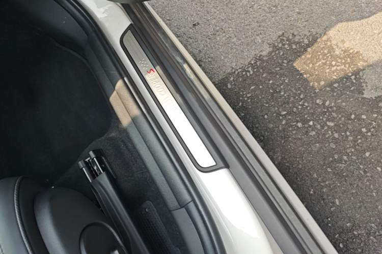 Used MINI Countryman 2023 Second Facelift 2.0T COOPER S ALL4 Connoisseur Right Side Sill