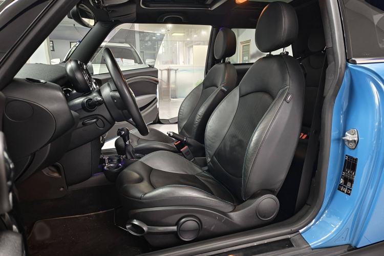 Used MINI Coupe 2012 1.6L COOPER Interior 1