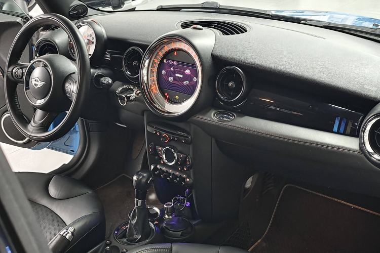 Used MINI Coupe 2012 1.6L COOPER Interior 9