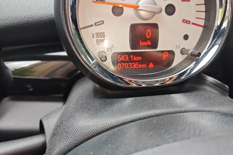 Used MINI Coupe 2012 1.6L COOPER Odometer Close Up