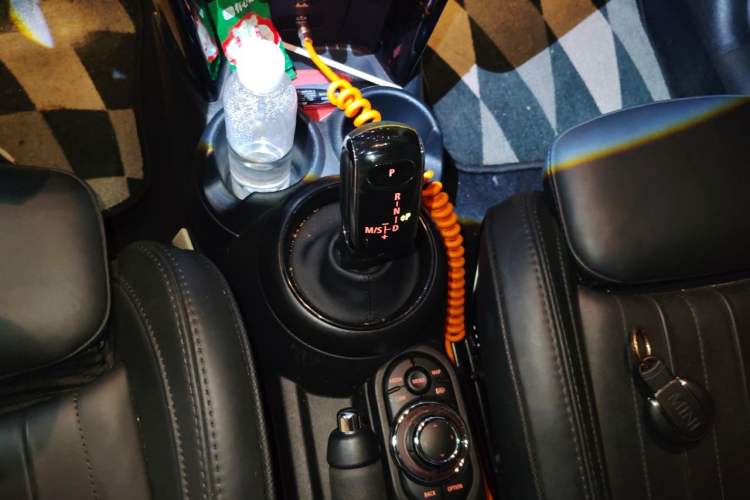 Used MINI Coupe  Gear Lever
