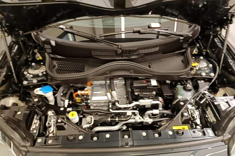 Used MINI Electric ACEMAN 2024 E Classic Edition Engine Bay