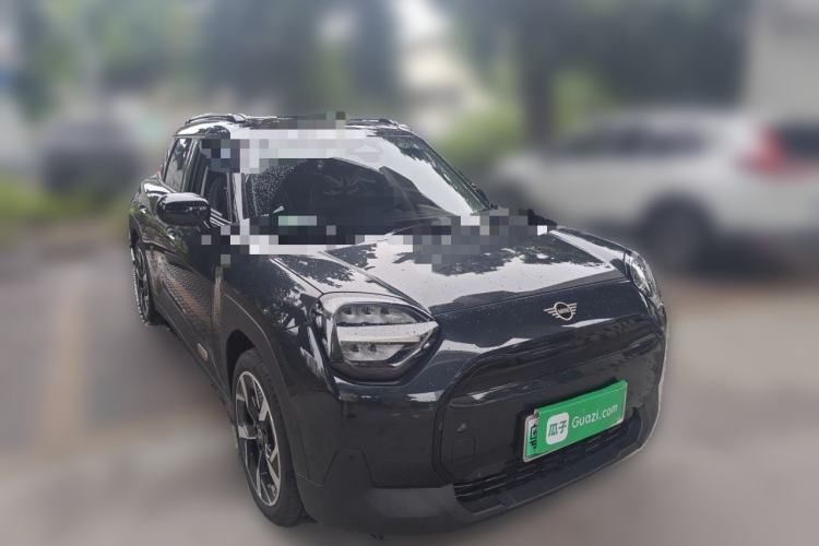 Used MINI Electric ACEMAN 2024 E Grand Player Front Right 45 Deg