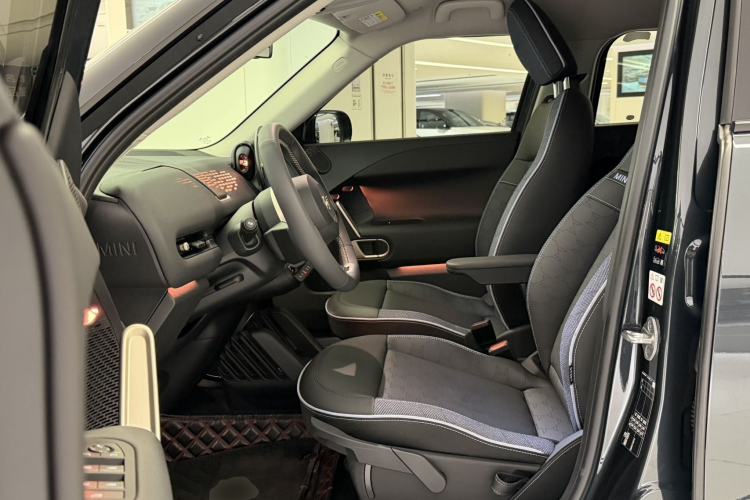Used MINI Electric ACEMAN 2024 E Classic Edition Left Front Seat