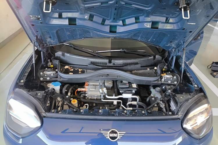 Used MINI Electric ACEMAN 2024 E Classic Edition Engine Bay