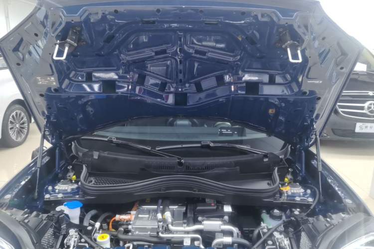 Used MINI Electric ACEMAN 2024 SE Artist Engine Bay