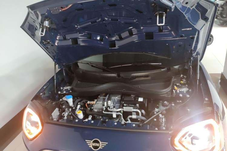 Used MINI Electric ACEMAN 2024 SE Artist Engine Bay
