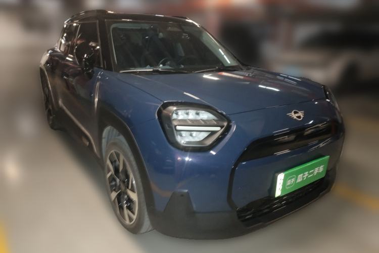Used MINI Electric ACEMAN 2024 E Classic Edition Front Right 45 Deg