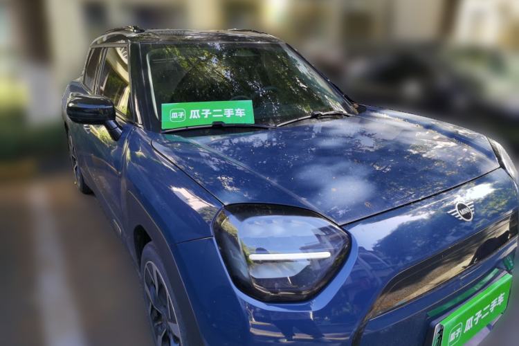 Used MINI Electric ACEMAN 2024 E Classic Edition Front Right 45 Deg
