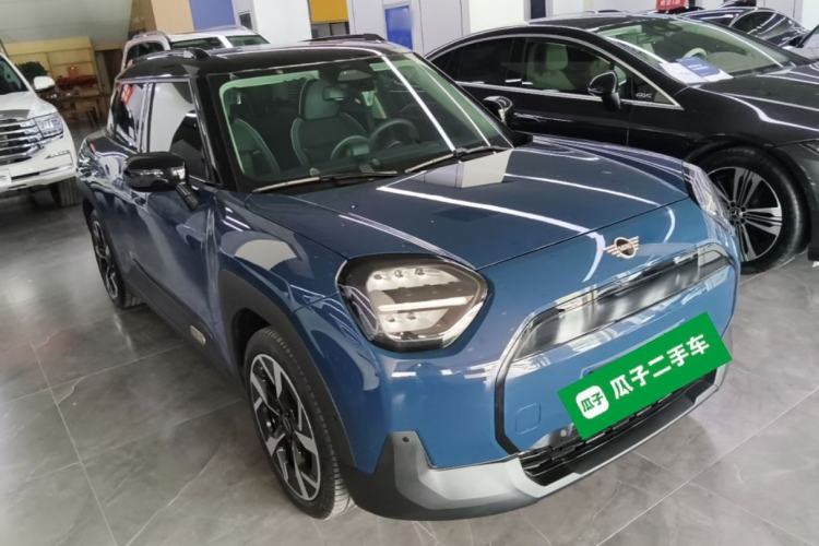 Used MINI Electric ACEMAN 2024 E Classic Edition Front Right 45 Deg