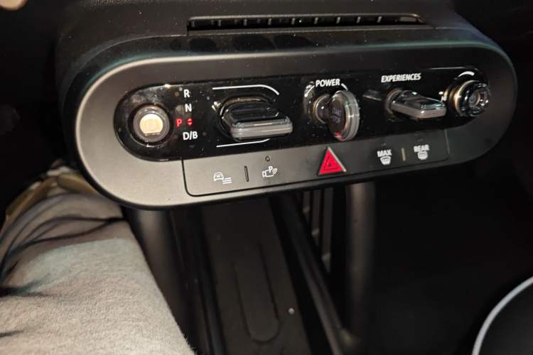 Used MINI Electric ACEMAN 2024 SE Artist Gear Lever