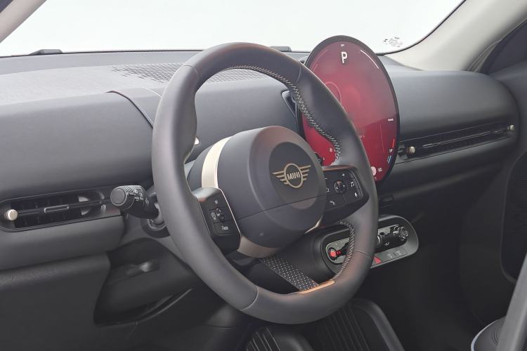 Used MINI Electric ACEMAN 2024 E Classic Edition Interior 1