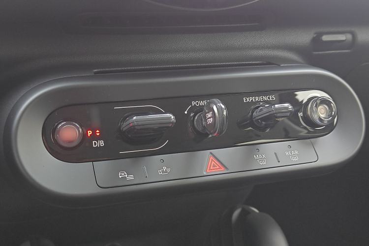 Used MINI Electric ACEMAN 2024 E Classic Edition Interior 11