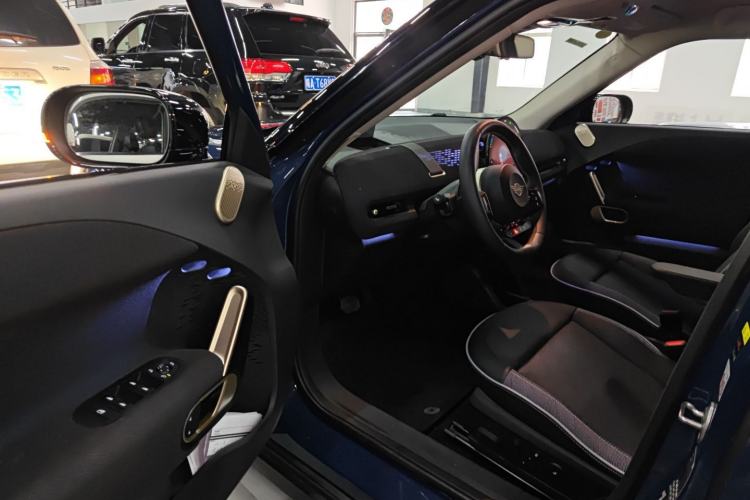 Used MINI Electric ACEMAN 2024 SE Artist Interior 3
