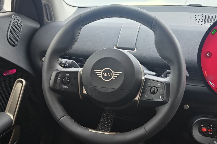 Used MINI Electric ACEMAN 2024 E Classic Edition Interior 5