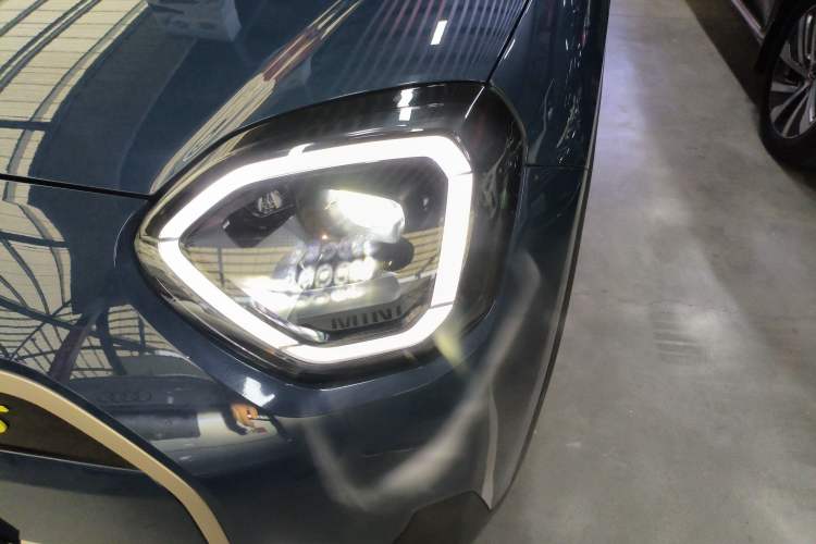 Used MINI Electric ACEMAN 2024 SE Artist Left Front Headlight