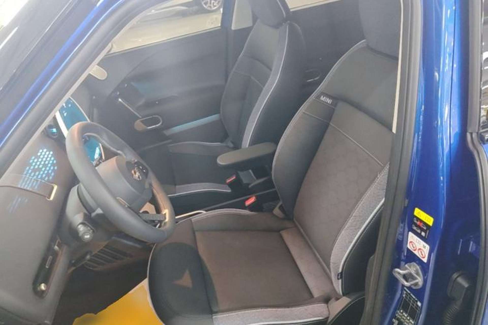 Used MINI Electric ACEMAN 2024 E Classic Edition Left Front Seat