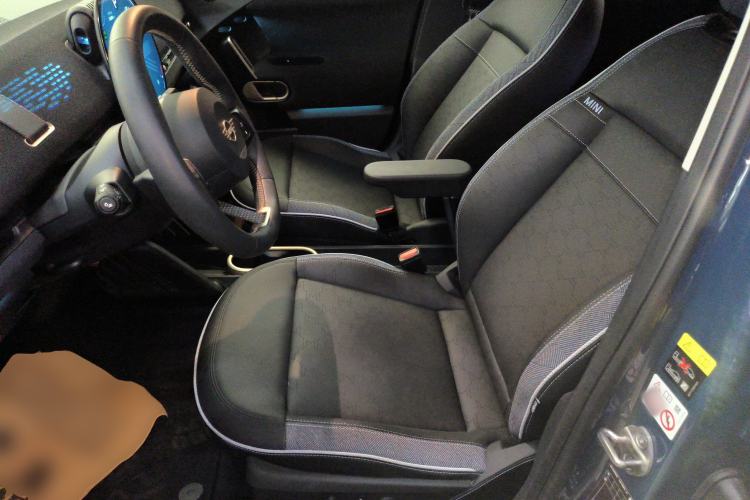 Used MINI Electric ACEMAN 2024 SE Artist Left Front Seat