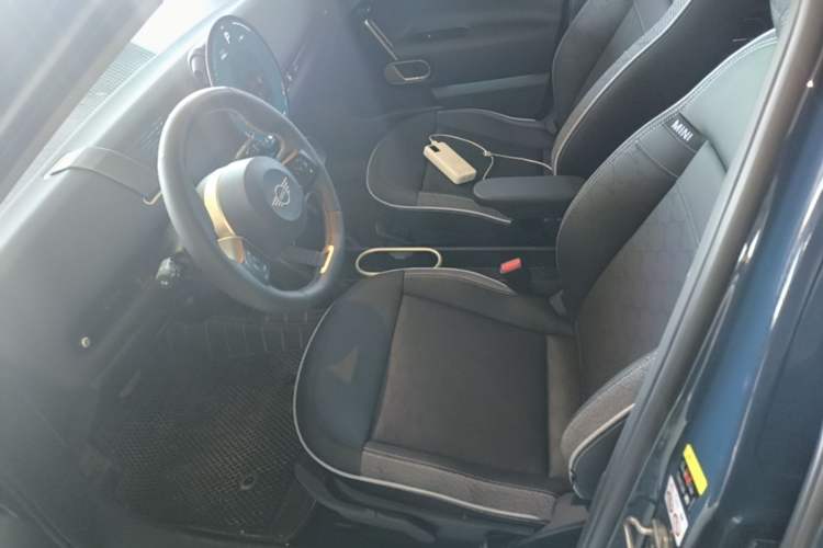 Used MINI Electric ACEMAN 2024 E Classic Edition Left Front Seat