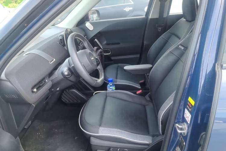 Used MINI Electric ACEMAN 2024 SE Artist Left Front Seat