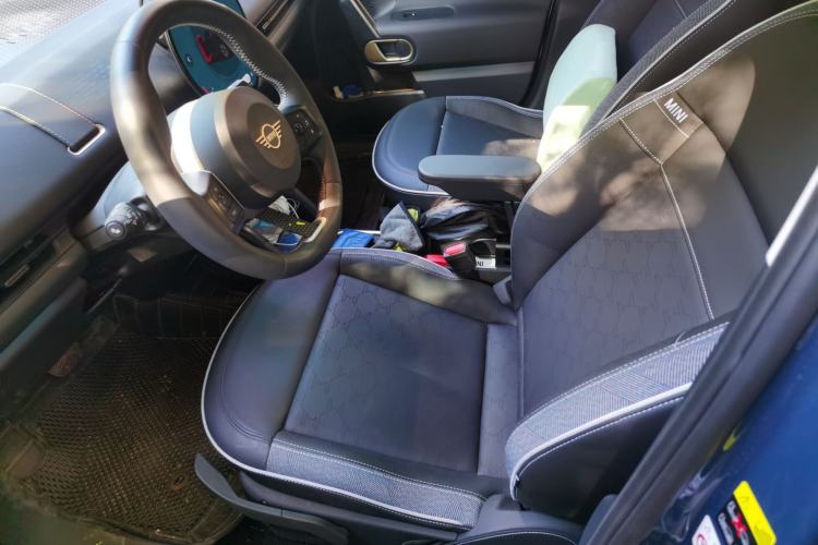 Used MINI Electric ACEMAN 2024 E Classic Edition Left Front Seat