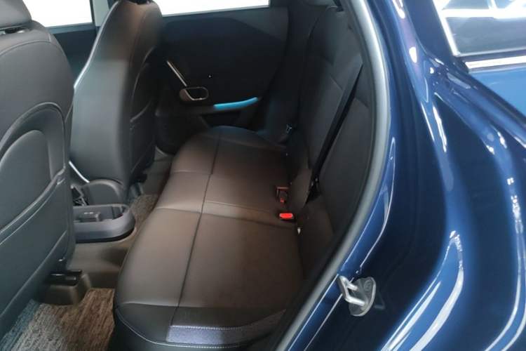 Used MINI Electric ACEMAN 2024 SE Artist Left Rear Seat