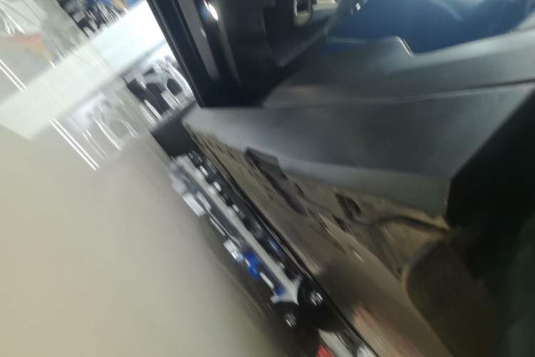 Used MINI Electric ACEMAN 2024 SE Artist Left Side Sill