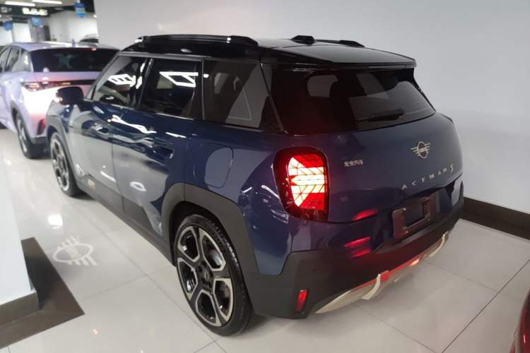 Used MINI Electric ACEMAN 2024 SE Artist Rear Left 45 Deg