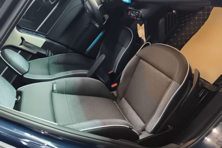 Used MINI Electric ACEMAN 2024 E Classic Edition Right Front Seat