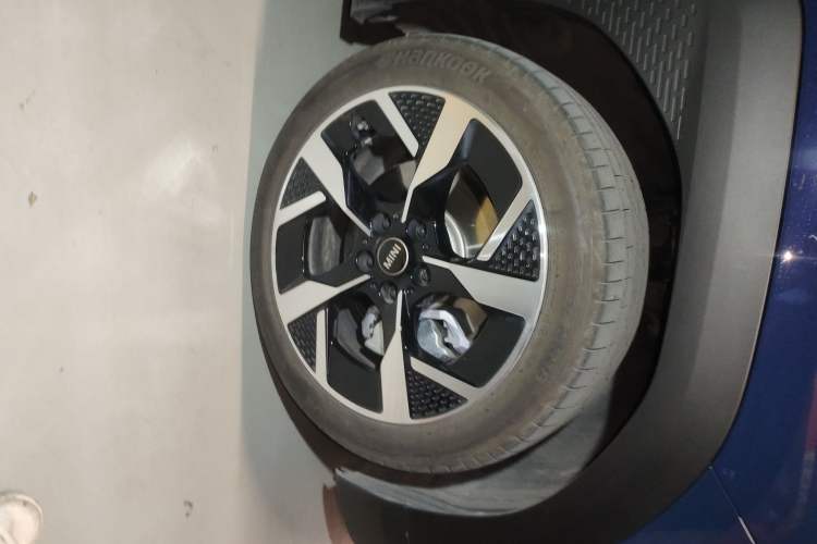 Used MINI Electric ACEMAN 2024 E Classic Edition Right Front Wheel Hub