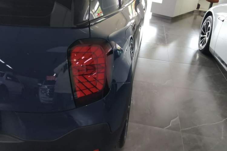 Used MINI Electric ACEMAN 2024 E Classic Edition Right Rear Taillight