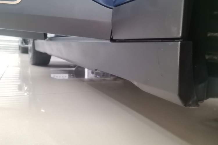 Used MINI Electric ACEMAN 2024 SE Artist Right Side Sill