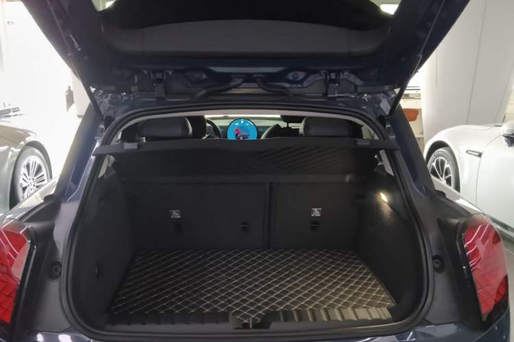 Used MINI Electric ACEMAN 2024 E Classic Edition Trunk