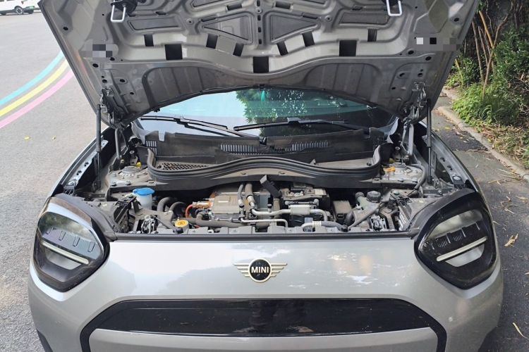 Used MINI Electric ACEMAN 2024 E Classic Edition Engine Bay