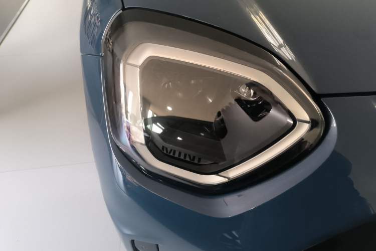 Used MINI Electric ACEMAN 2024 SE Racing Driver Exterior 3