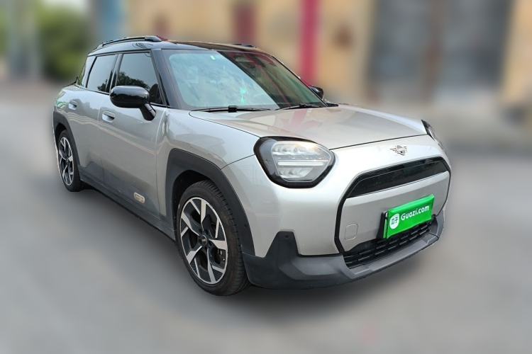 Used MINI Electric ACEMAN 2024 E Classic Edition Front Right 45 Deg