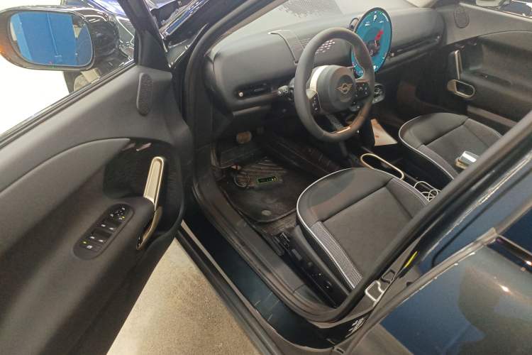Used MINI Electric ACEMAN 2024 E Classic Edition Driver Seat