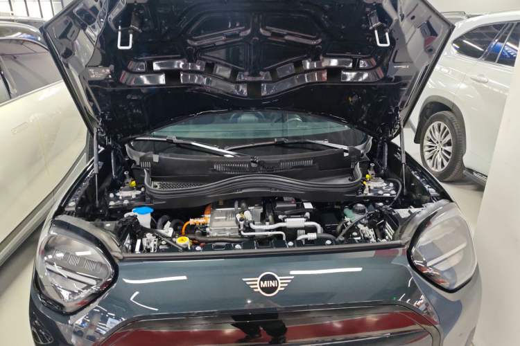 Used MINI Electric ACEMAN 2024 E Classic Edition Engine Bay