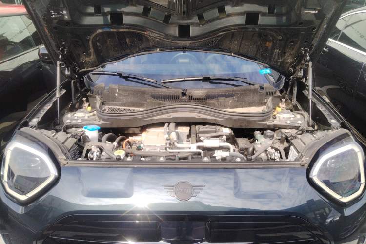 Used MINI Electric ACEMAN 2024 SE Racing Driver Engine Bay