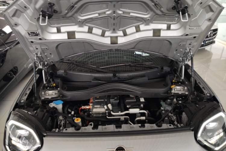 Used MINI Electric ACEMAN 2024 SE Artist Engine Bay
