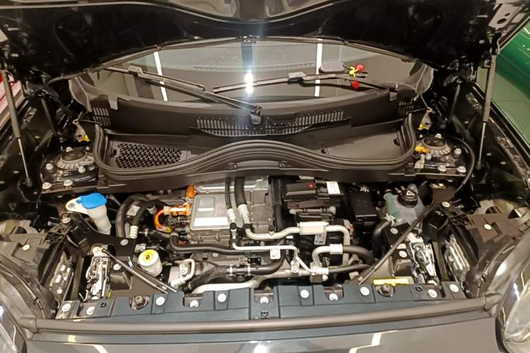 Used MINI Electric ACEMAN 2024 E Classic Edition Engine Bay